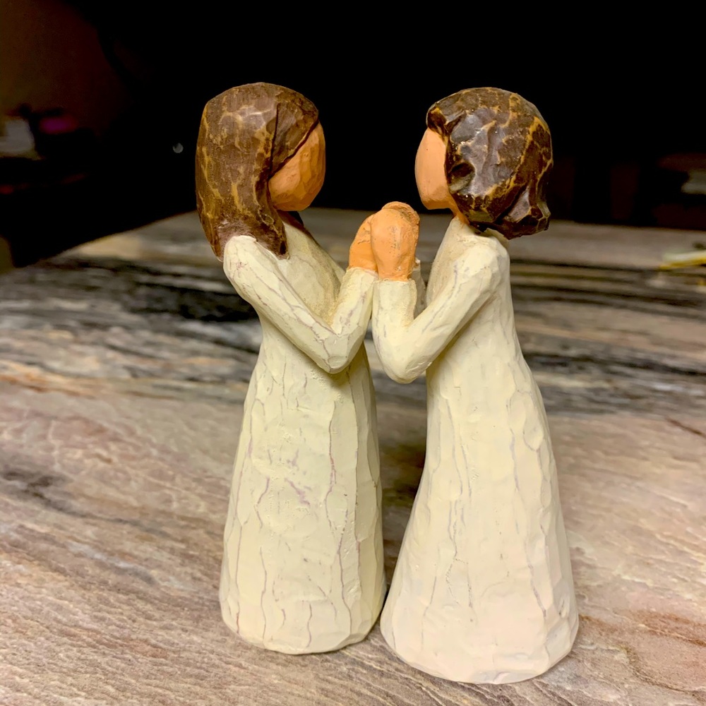 Willow Tree figurines. Sisters by Heart. No box. Perfect condition. No damage